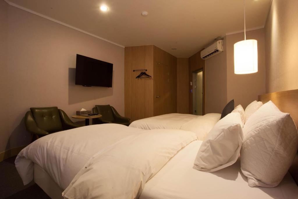 Centralperson Pyeongtaek Hotel 外观 照片